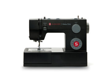 Heavy Duty 4432BLACK Sewing Machine   NEW
