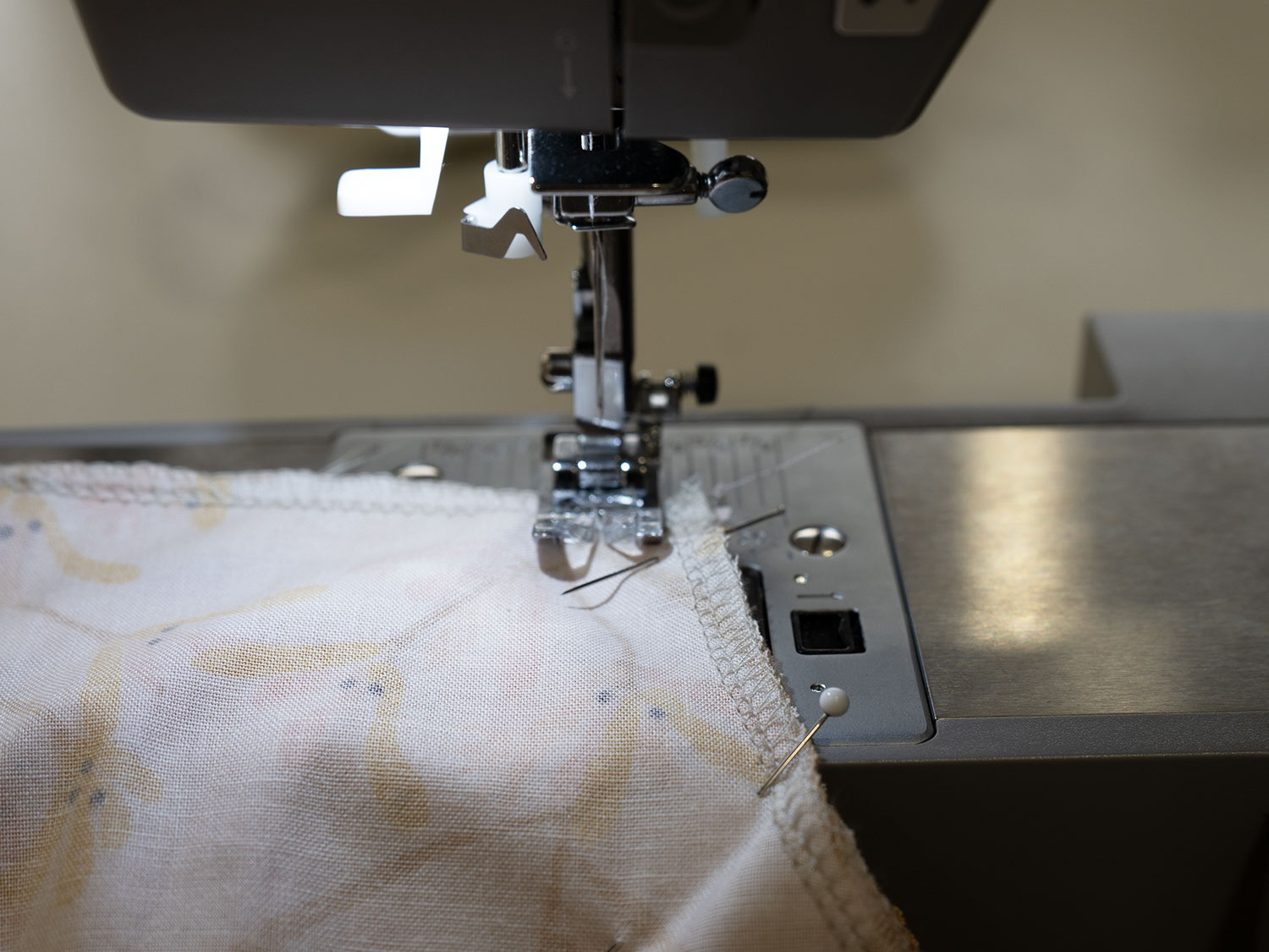 raglan 2 stitching seams with a Singer sewing machine